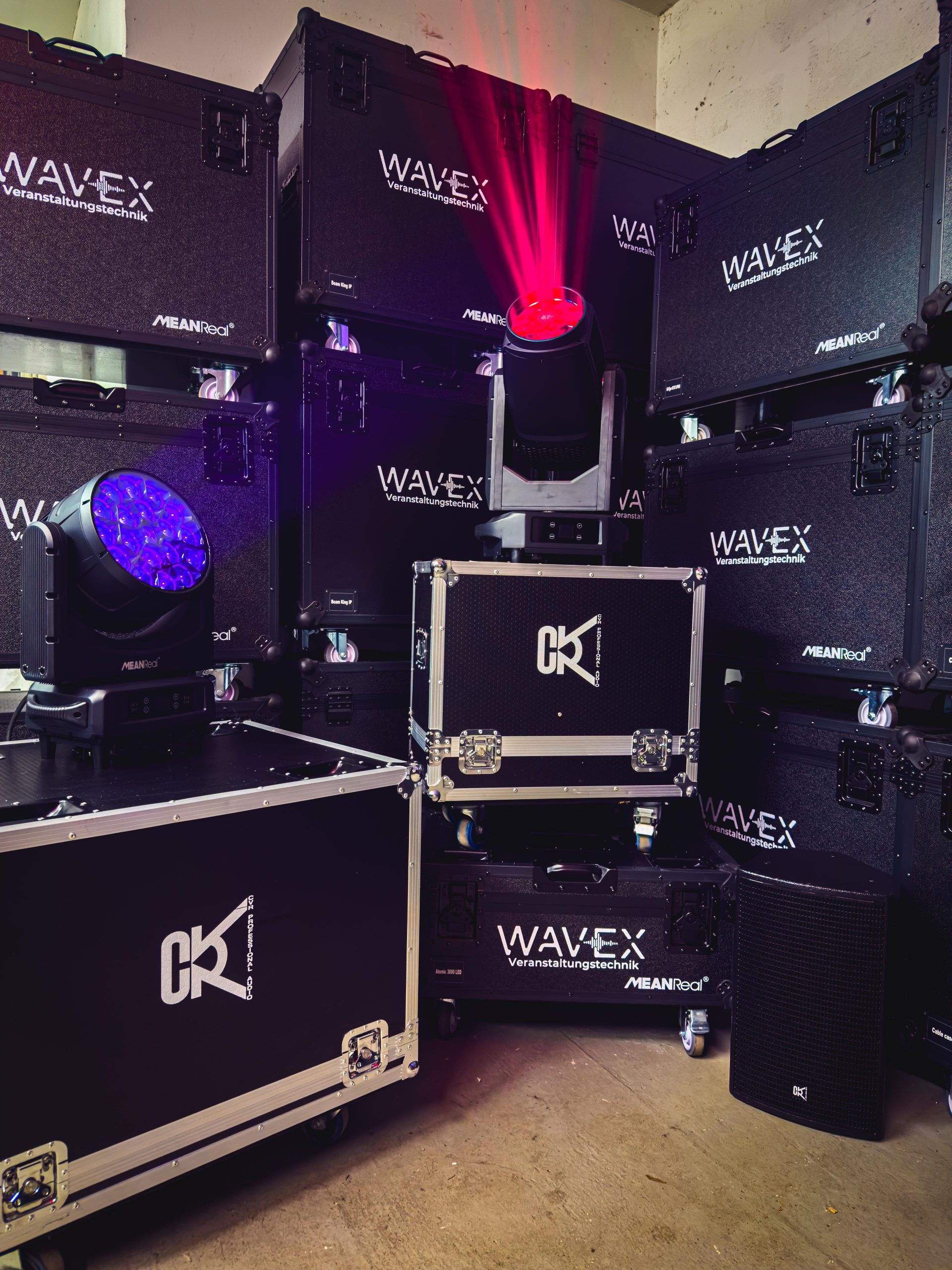 WAVEX Equipment und Cases Detail